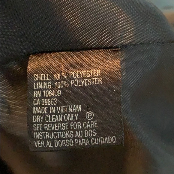 Tahari structured three button black blazer petite - Picture 6 of 6